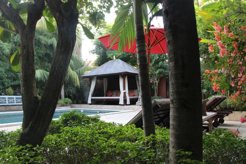 Villa Varuna Легиан Экстерьер фото